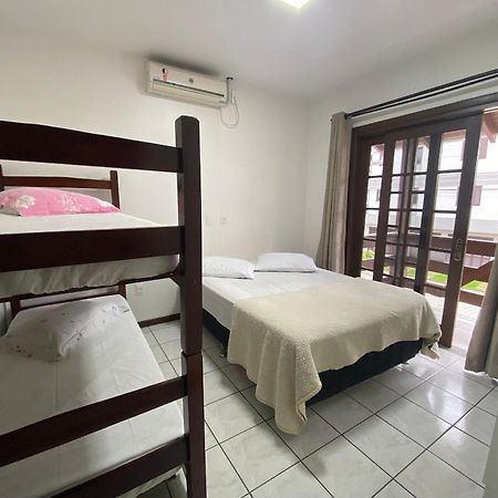 Casa em Bombinhas Próximo a Praia Exterior foto