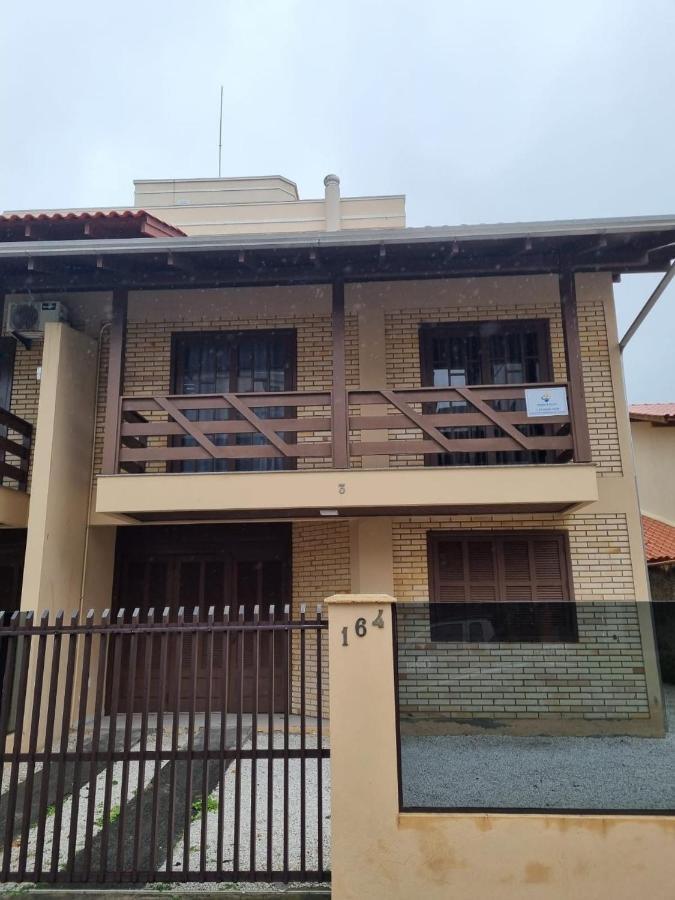 Casa em Bombinhas Próximo a Praia Exterior foto